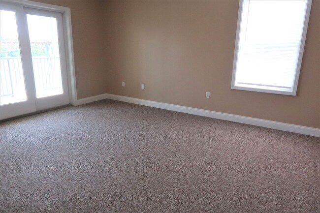 Building Photo - Available August 2025! 3BR/2BA includes pa...