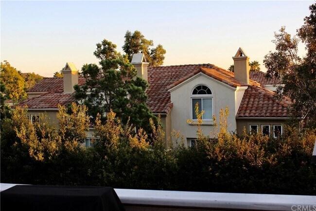 Building Photo - 18 Via Terrano