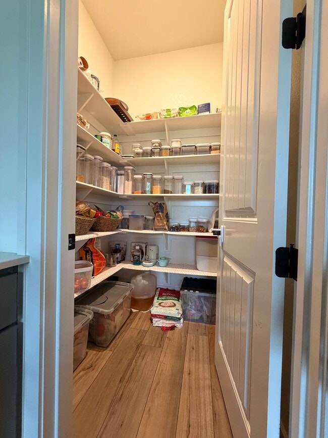 Building Photo - Spacious 5-Bedroom House in Cave Springs, AR