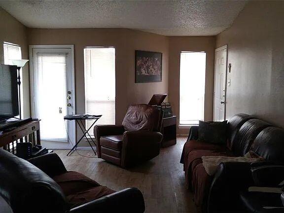 Building Photo - 2011 West Loop