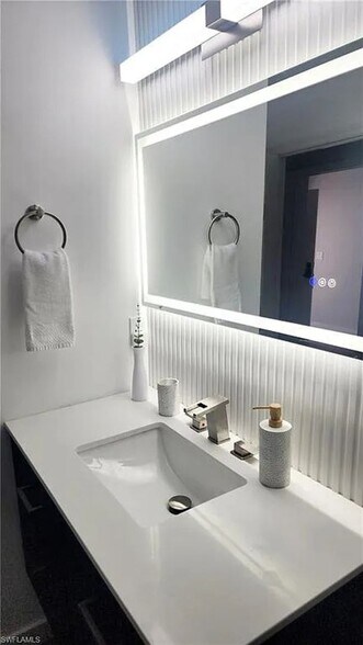 Building Photo - 1220 Sarah Jean Cir