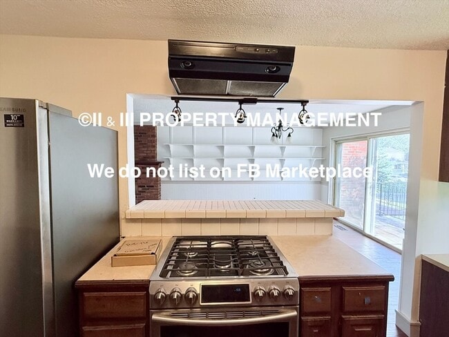 Building Photo - 8602 W 84th St