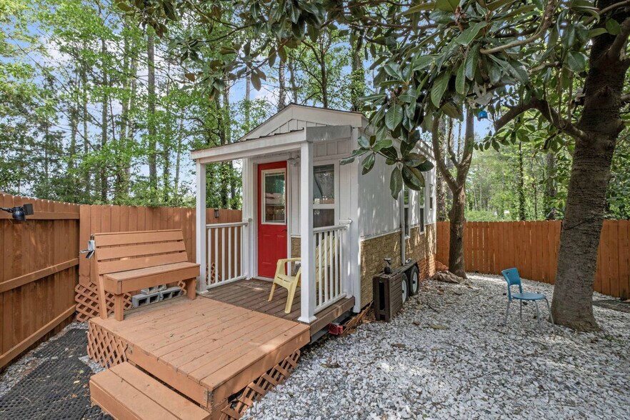 Building Photo - 414 Charles Pl