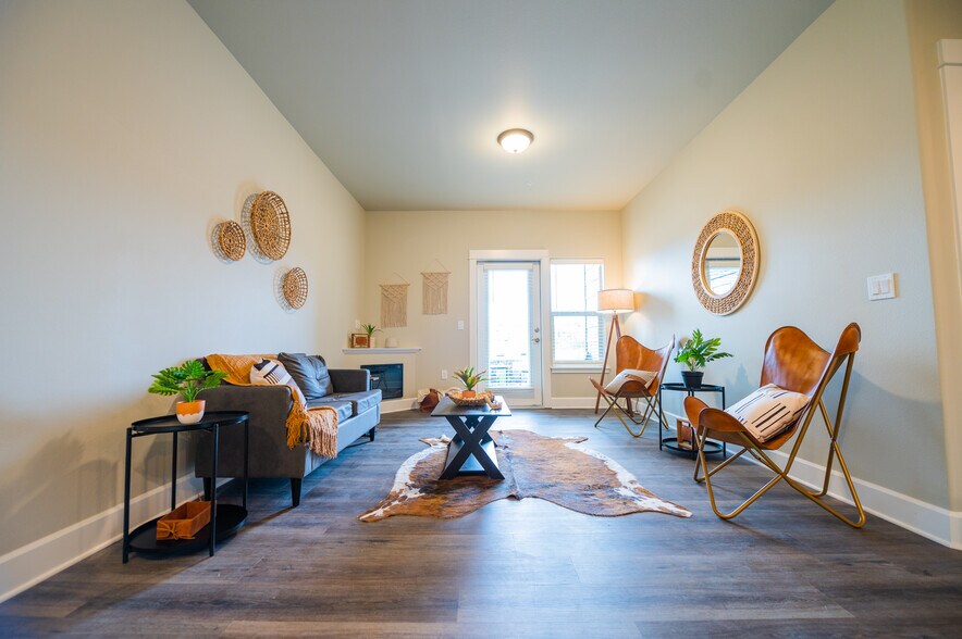 The Heights Yarrow 1392 SE Yarrow Ave Madras OR 97741 Apartment