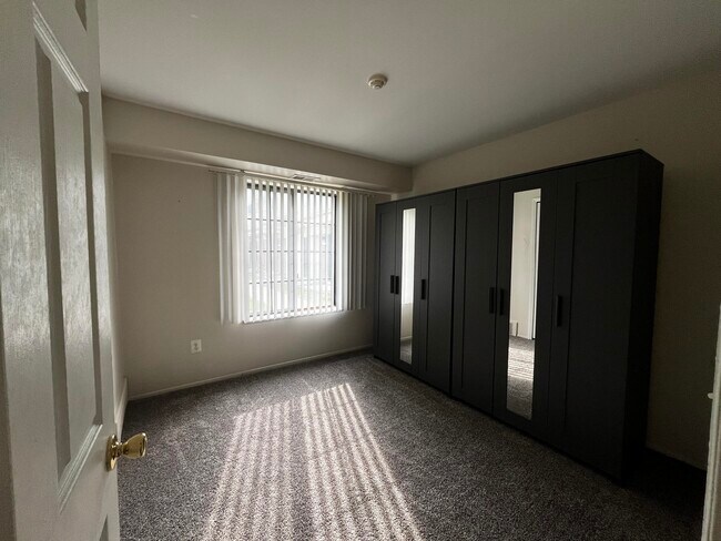 Building Photo - 7000 Foxthorn