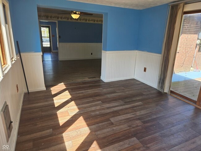 Building Photo - 844 Reda Rd