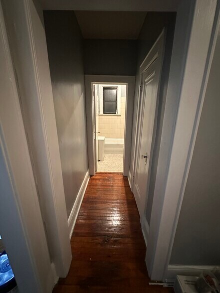 Building Photo - 403 Chestnut St