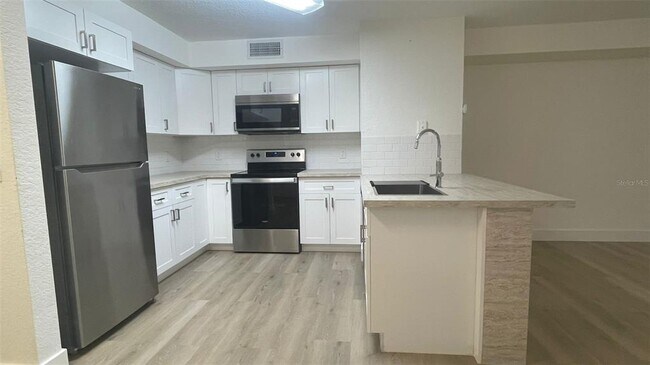 Building Photo - 826 Camargo Way