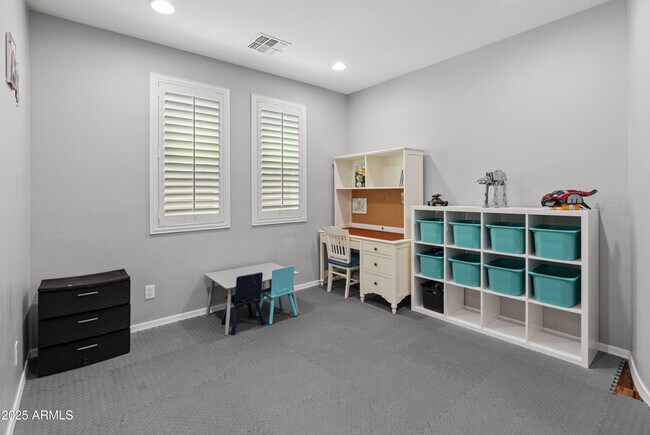 Building Photo - 3603 E Salter Dr