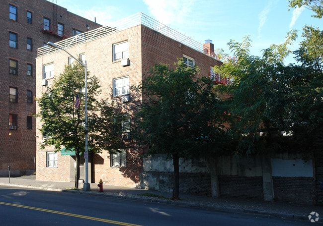 Building Photo - 557 S Broadway