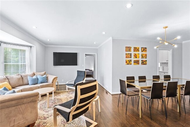 Building Photo - 1257 Briar Hills Dr NE