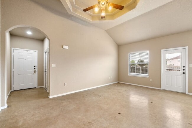 Building Photo - 216 Stone Gate Dr