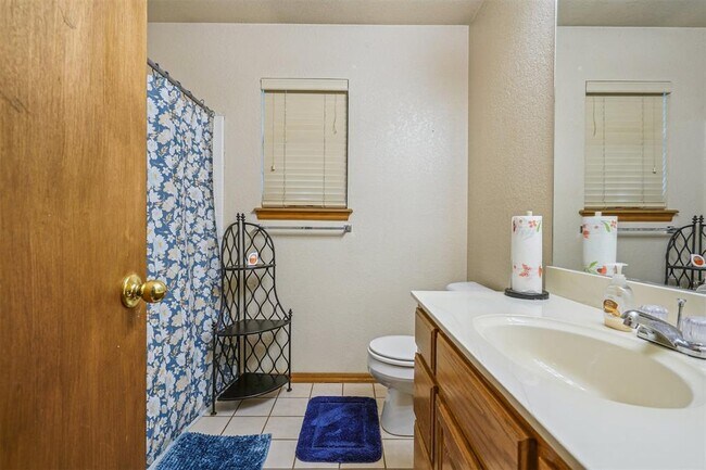 Building Photo - 16300 Seminole Pointe Pl