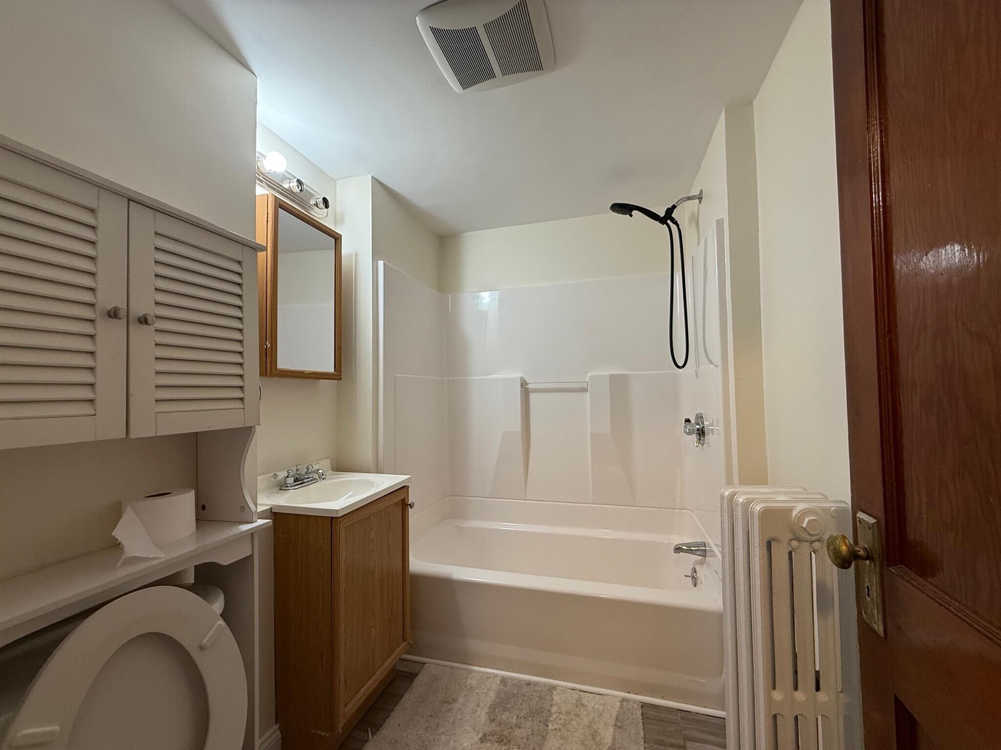 Building Photo - 42 Madison St