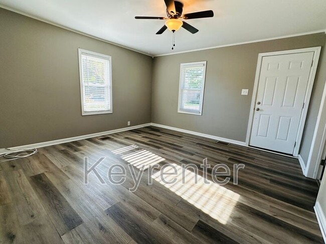 Building Photo - 1206 Cedar Ln