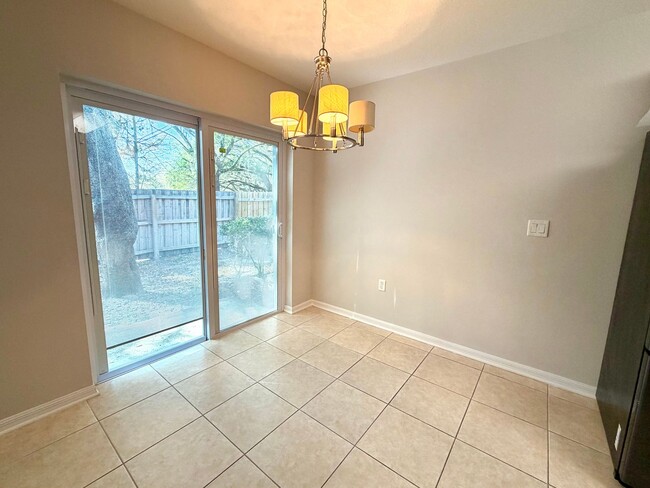 Building Photo - 3 Bedroom 2.5 Bathroom in Ashburn Square