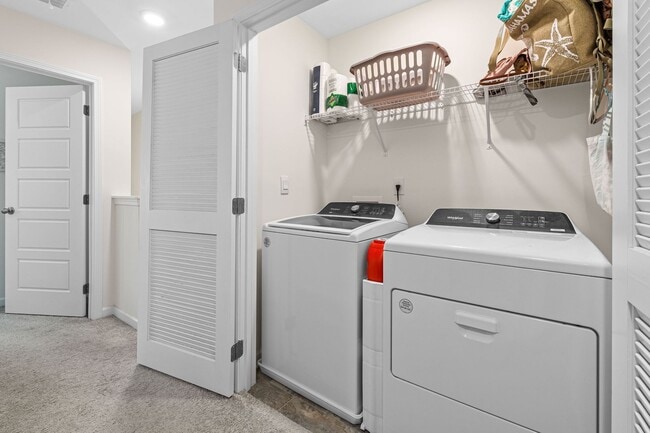 Building Photo - Welcome Home to Comfort, Space & Convenience in Decatur!