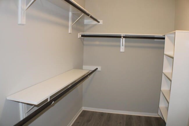 Building Photo - 2411 Rose Hollow Dr