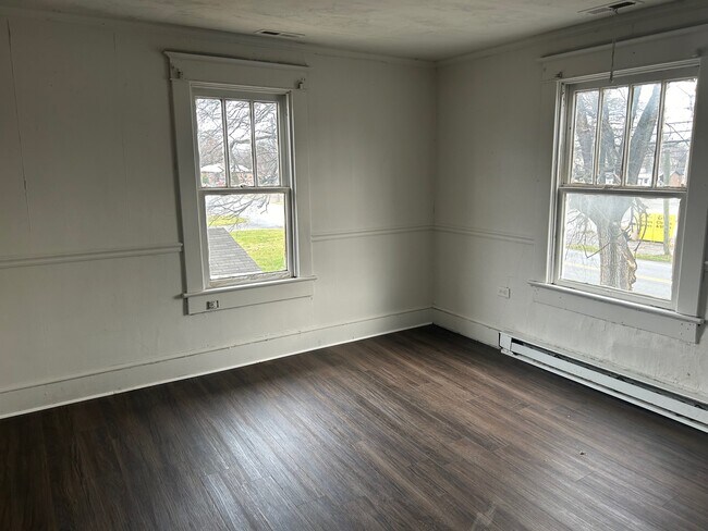 Building Photo - 3476 Winchester Ave