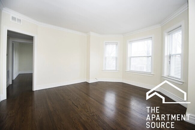 Building Photo - 3703 N Hoyne Ave