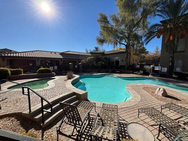 Building Photo - Gorgeous 1bed/1bath home nestled in a great area!