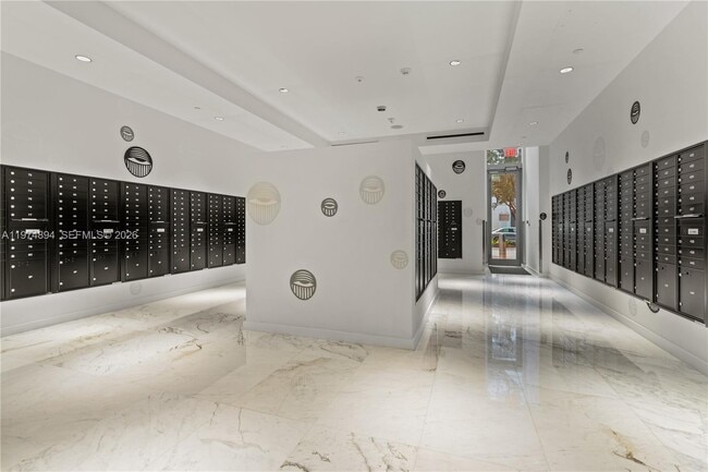 Building Photo - 851 NE 1st Ave