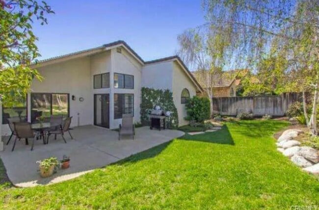 Building Photo - 26903 Deer Trail Ct