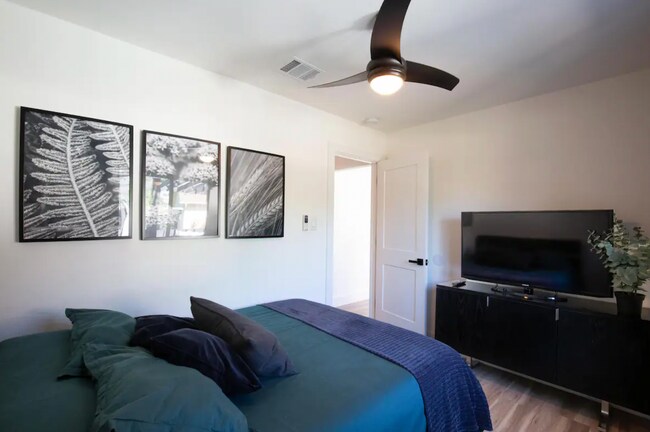 Building Photo - 12340 Little Emily Way