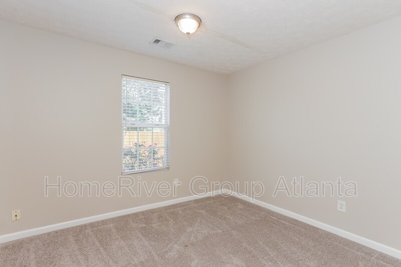 Building Photo - 112 Tyler Way