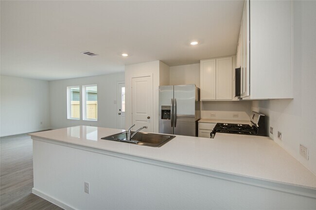 Building Photo - 19747 US-59