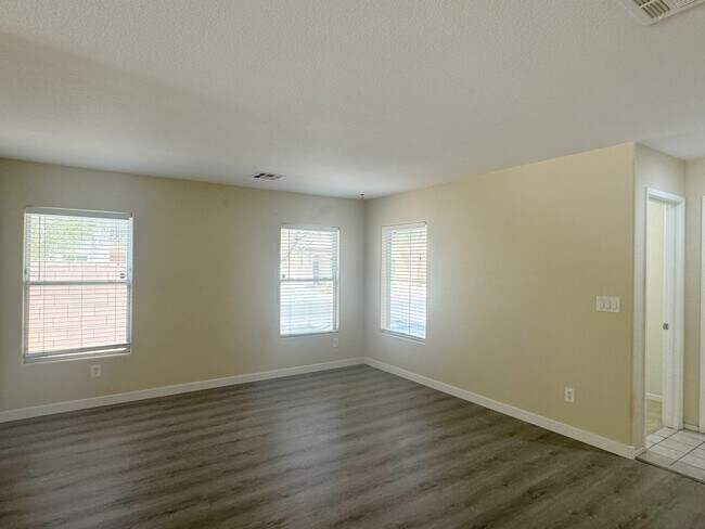 Building Photo - 8305 Golden Amber St