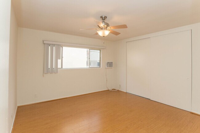 Building Photo - 1336 Centinela Ave