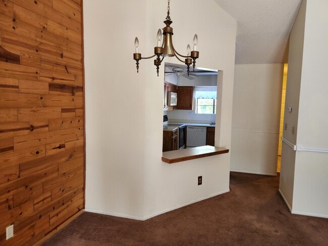 Building Photo - 196 White Fawn Dr