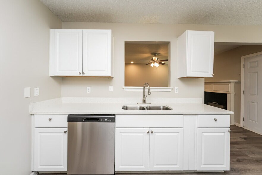 Building Photo - 7211 Mill Arbor