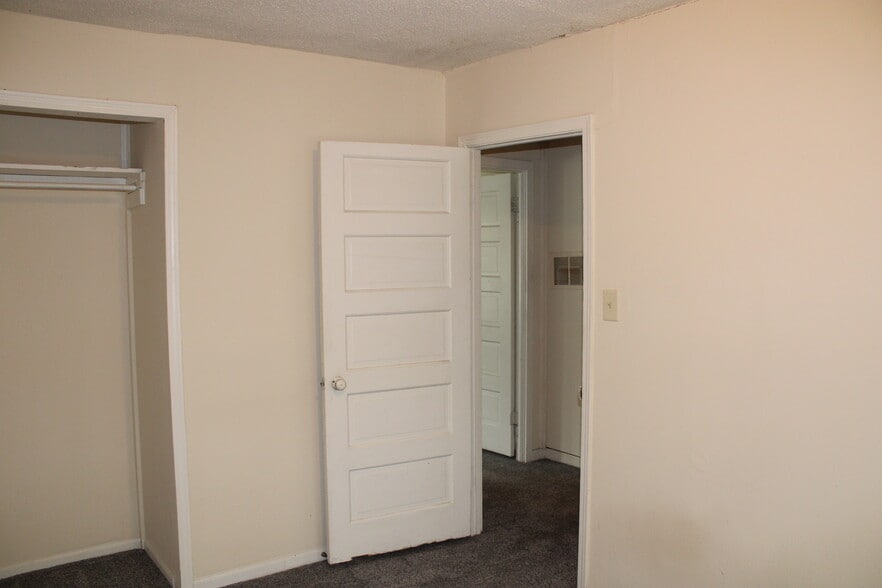 Building Photo - 4407 E Bayley St