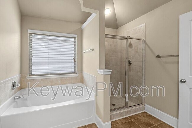 Building Photo - 1023 Iris Glen Dr