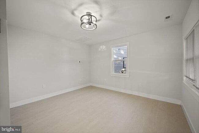 Building Photo - 821 S Woodlynn Rd