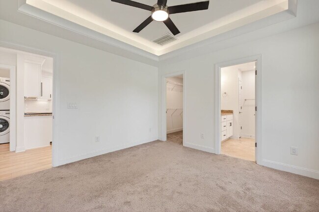 Building Photo - 221 E Moon Cir
