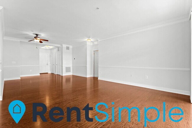 Building Photo - 15221 Royal Crest Dr