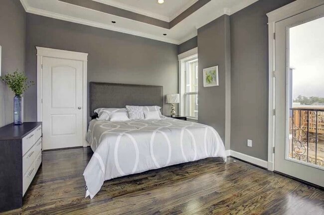 Building Photo - 2115 Bidwell Dr