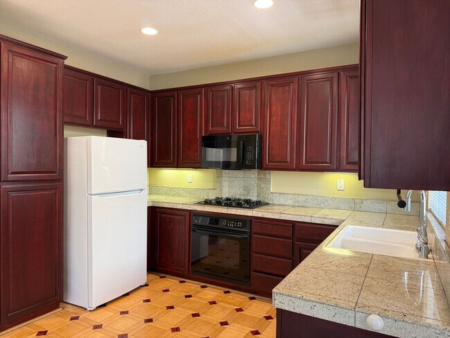 Building Photo - $3,750/ 3 BR – BEAUTIFUL ARDENWOOD HOME IN PRIME FREMONT LOCATION!