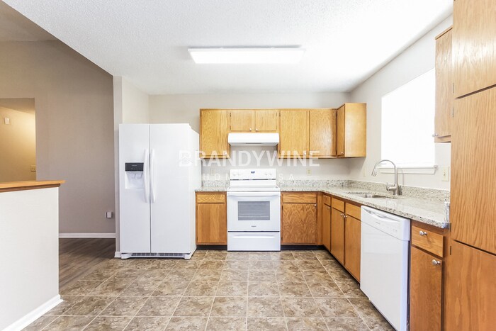 Building Photo - 18057 Sanibel Cir