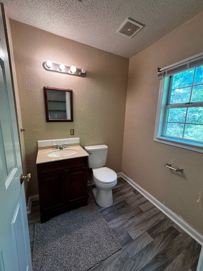 Building Photo - 2 Bedroom house near downtown Kings Mountain, NC