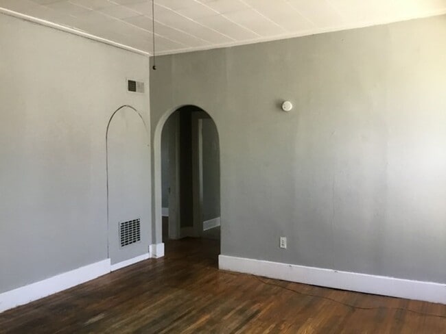 Building Photo - 620-622 South 10th Street