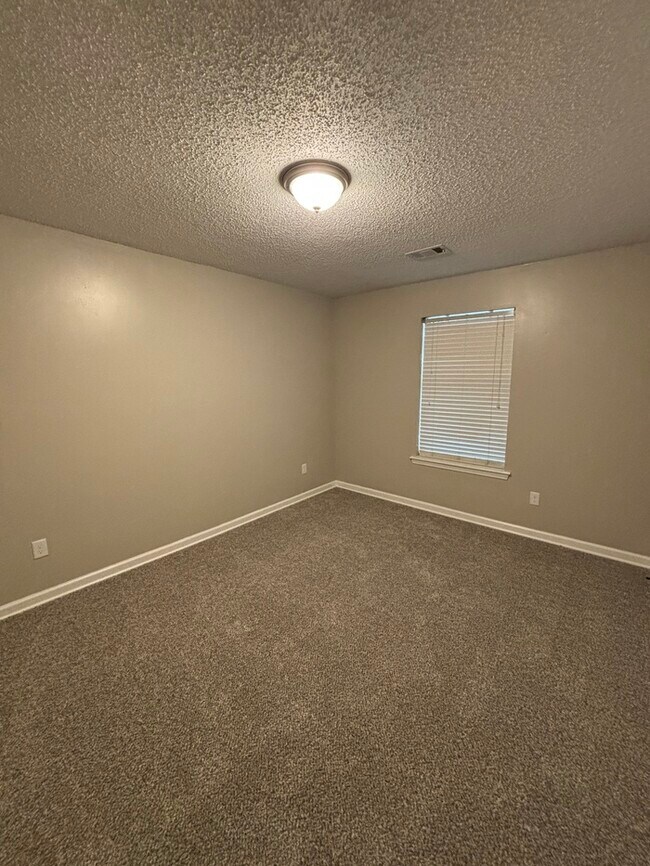 Building Photo - 39 Bud Grimes Dr