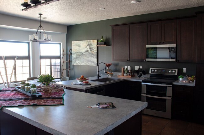 Building Photo - Unfurnished, 1-Year Long-Term Rental