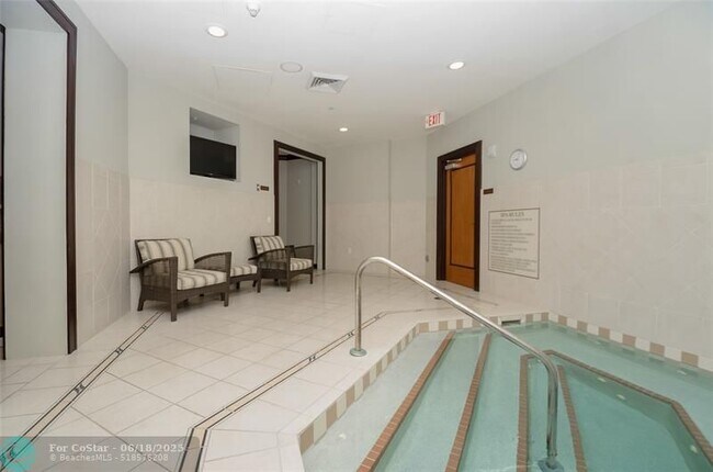 Building Photo - 610 W Las Olas Blvd