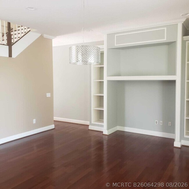 Building Photo - 833 SW 167th Ave