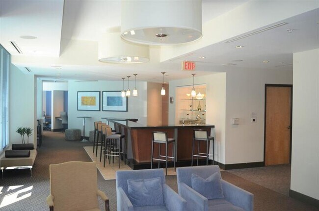 Building Photo - 400 W Peachtree St NW