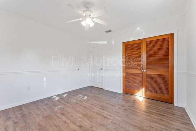 Building Photo - 6303 Delaware Ave